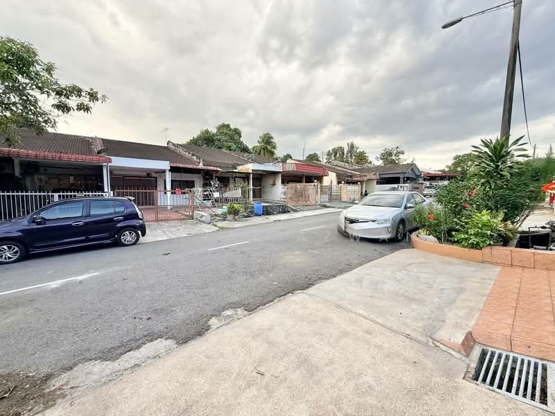 Rumah Teres 1 Tingkat untuk Dijual di Kajang (Selangor) - Ashraf Azwan - Exterior - PropertyGuru.com.my
