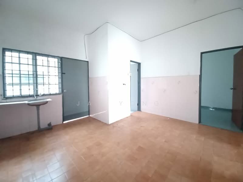 Rumah Teres 2 Tingkat untuk Dijual di Kampung Batu Belah (Klang) - Jay Yong - PropertyGuru.com.my