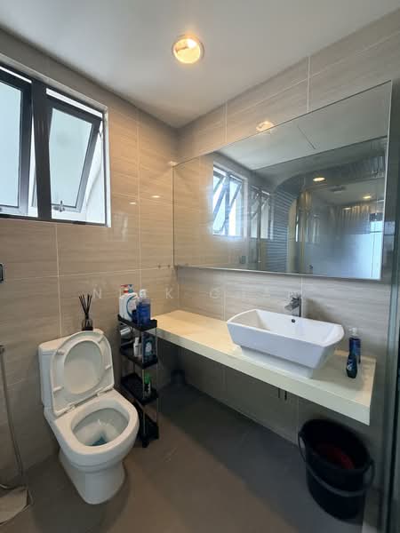 Service Residence for Sale at Eve Suite / NZX Square - Nick Chan - Bathroom - new basin  - PropertyGuru.com.my