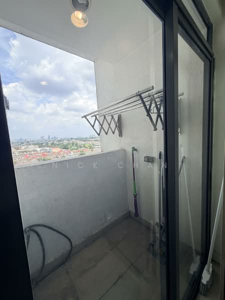 Service Residence for Sale at Eve Suite / NZX Square - Nick Chan - Balcony with hanging rack  - PropertyGuru.com.my