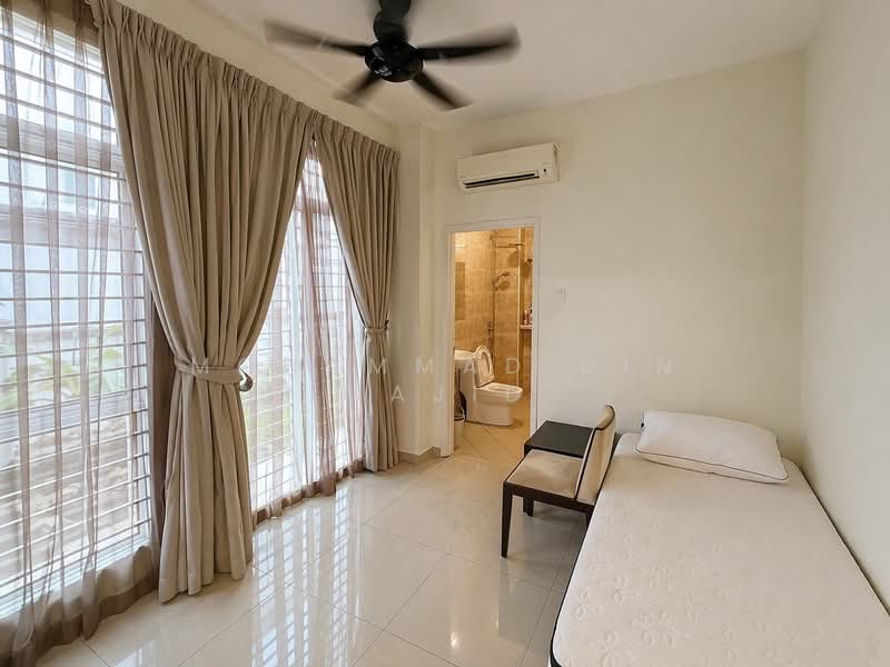 Rumah Berkembar untuk Dijual di Shah Alam (Selangor) - Mohammad Din Majid - Bedroom - PropertyGuru.com.my