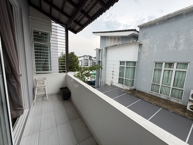 Rumah Berkembar untuk Dijual di Shah Alam (Selangor) - Mohammad Din Majid - Balcony - PropertyGuru.com.my