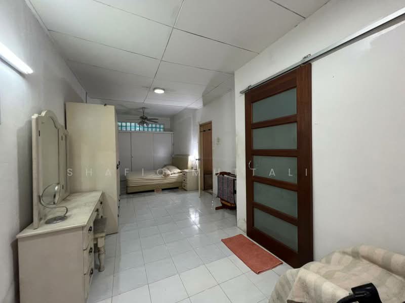 1.5-storey Terraced House for Sale in Usj 6 (Subang Jaya) - Shafiq Muttalib - Bedroom - PropertyGuru.com.my