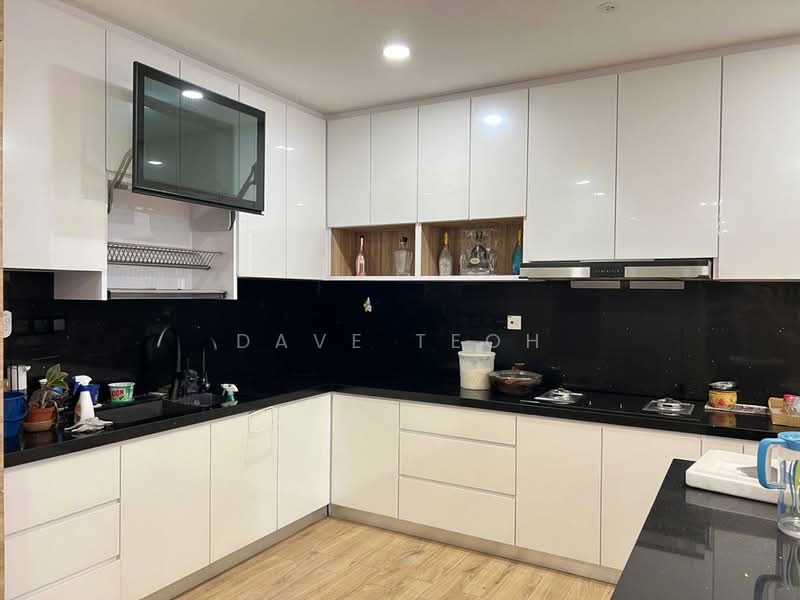 Servis Apartment untuk Dijual di Woodsbury Suites - Dave Teoh - Kitchen - PropertyGuru.com.my