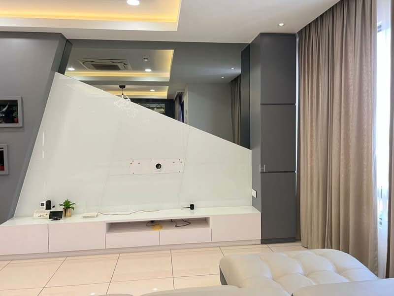 Servis Apartment untuk Dijual di Woodsbury Suites - Dave Teoh - Living Room - PropertyGuru.com.my
