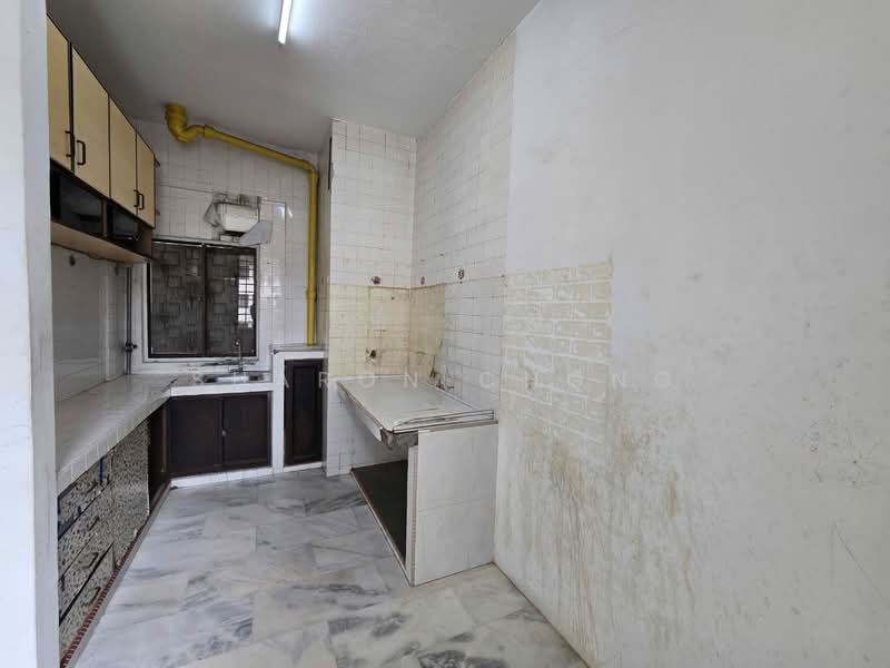 Flat for Sale at Taman Perling - Sharon Chong - Kitchen - PropertyGuru.com.my