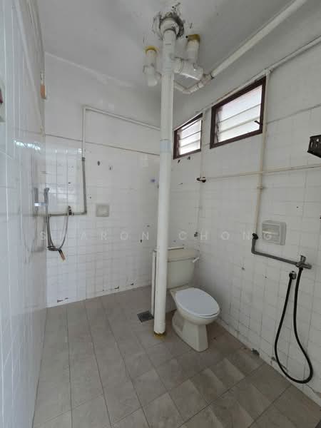 Flat for Sale at Taman Perling - Sharon Chong - Bathroom - PropertyGuru.com.my