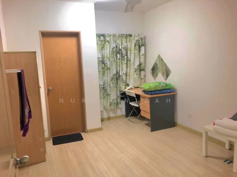 2-storey Terraced House for Sale in Sungai Buloh (Selangor) - Nur Hanizah - Bedroom - PropertyGuru.com.my