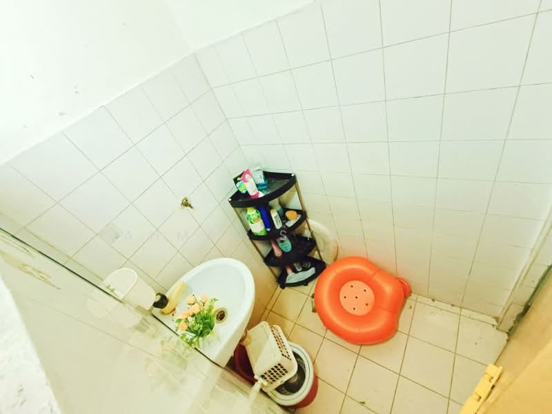 Apartment for Sale at Bandar Bukit Tinggi 1 Apartment - Ahmad Syafiq - Bathroom - PropertyGuru.com.my