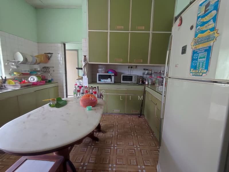 Bungalow for Sale in Taman Kanagapuram (Petaling Jaya) - Ann Lim - Kitchen - PropertyGuru.com.my