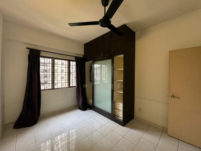 Kondominium untuk Dijual di Pelangi Damansara - JH Tee - Bedroom - PropertyGuru.com.my