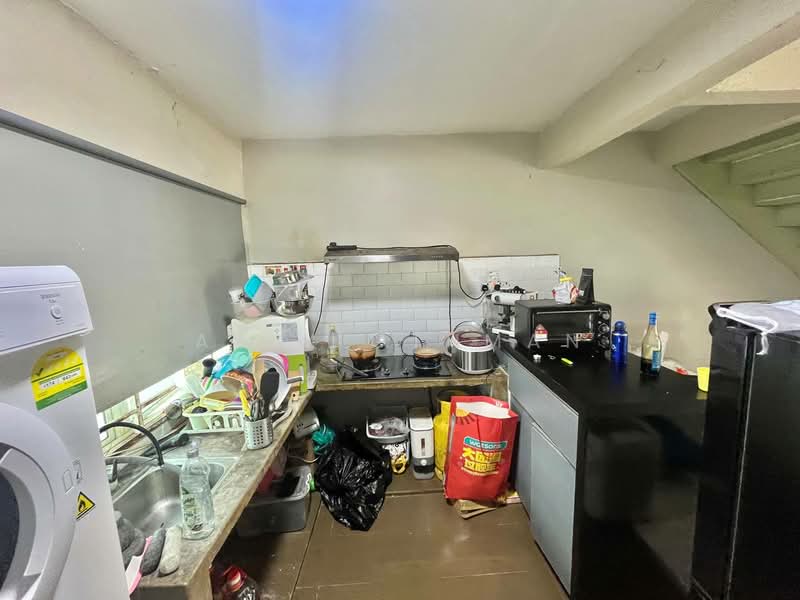 2-storey Terraced House for Sale in Seksyen 17 (Shah Alam) - Azim Othman - Kitchen - PropertyGuru.com.my