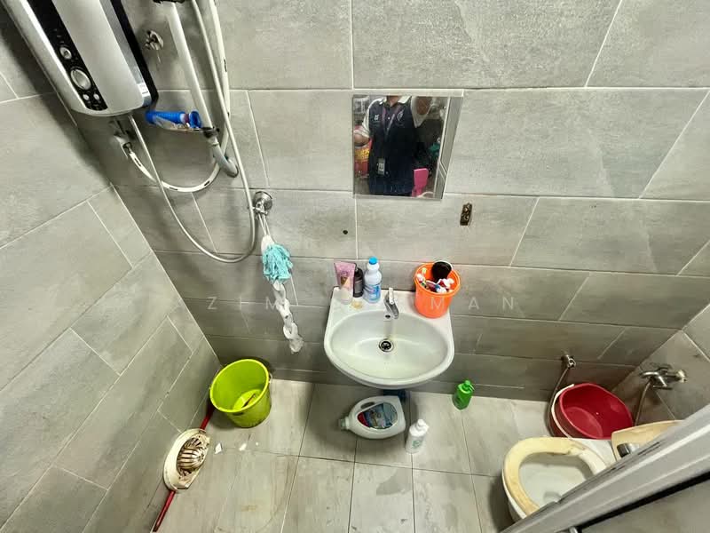 2-storey Terraced House for Sale in Seksyen 17 (Shah Alam) - Azim Othman - Bathroom - PropertyGuru.com.my