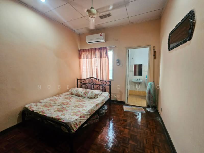 Rumah Teres 2 Tingkat untuk Dijual di Usj 11 (Subang Jaya) - Nobeille Chung - Bedroom - PropertyGuru.com.my