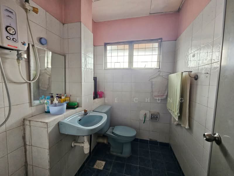 Rumah Teres 2 Tingkat untuk Dijual di Usj 11 (Subang Jaya) - Nobeille Chung - Bathroom - PropertyGuru.com.my