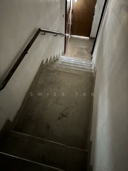 Shop for Sale in Taman Melawati (Ulu Kelang) - Swiss Tan - Corridor - PropertyGuru.com.my