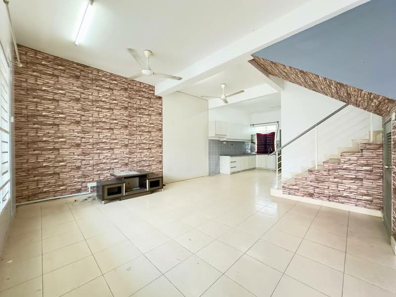 2-storey Terraced House for Sale in Shah Alam (Selangor) - Amzar Faiz - Living Room - PropertyGuru.com.my
