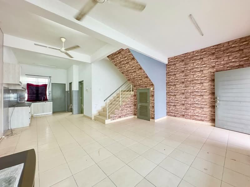 2-storey Terraced House for Sale in Shah Alam (Selangor) - Amzar Faiz - Living Room - PropertyGuru.com.my