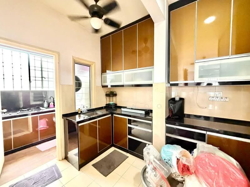 Kondominium untuk Dijual di Kristal Heights - Fazie Noor - Kitchen - PropertyGuru.com.my