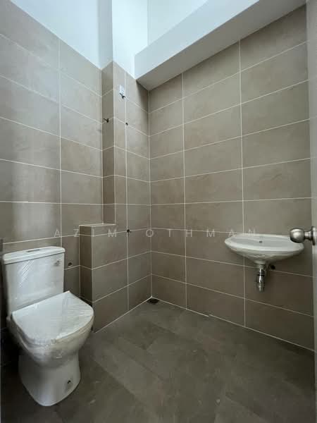 2-storey Terraced House for Sale in Bandar Rimbayu (Telok Panglima Garang) - Azim Othman - Bathroom - PropertyGuru.com.my