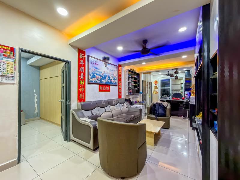 1-storey Terraced House for Sale in Taman Putra (Puchong) - Amzar Faiz - Living Room - PropertyGuru.com.my