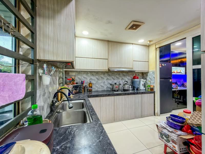 1-storey Terraced House for Sale in Taman Putra (Puchong) - Amzar Faiz - Kitchen - PropertyGuru.com.my