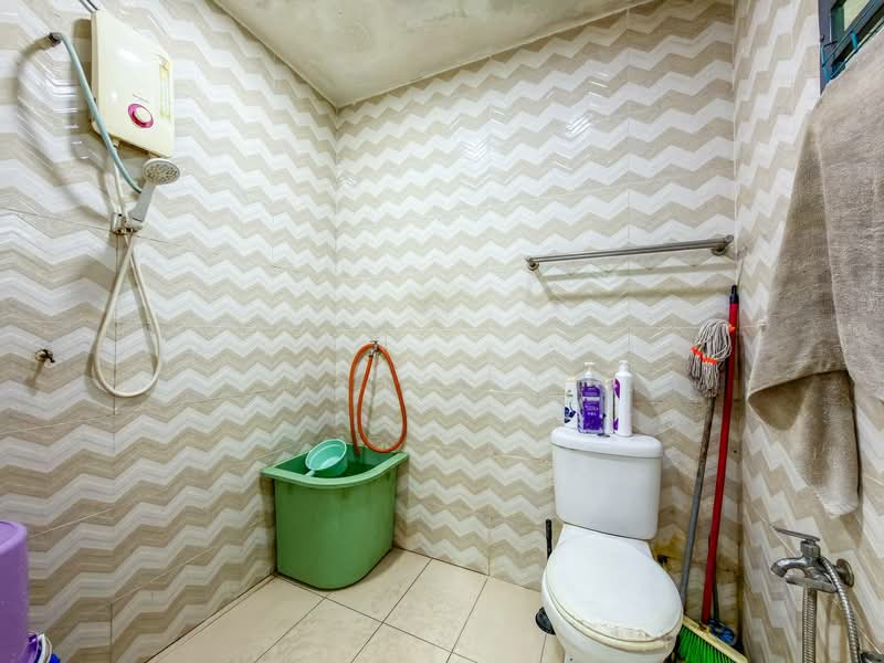 1-storey Terraced House for Sale in Taman Putra (Puchong) - Amzar Faiz - Bathroom - PropertyGuru.com.my