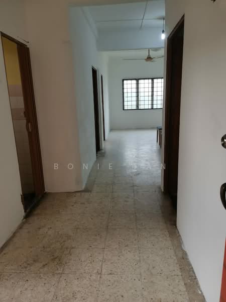 Rumah Flat untuk Dijual di Taman Mewah Cheras - Bonie Tan - Corridor - PropertyGuru.com.my