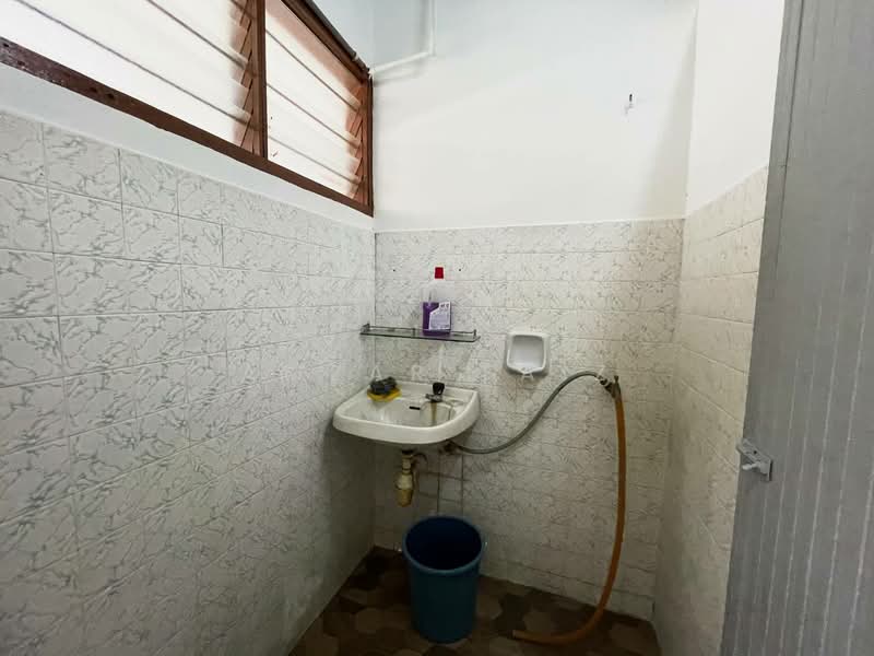1-storey Terraced House for Sale in Taman Cendana (Kajang) - Amzar Faiz - Bathroom - PropertyGuru.com.my