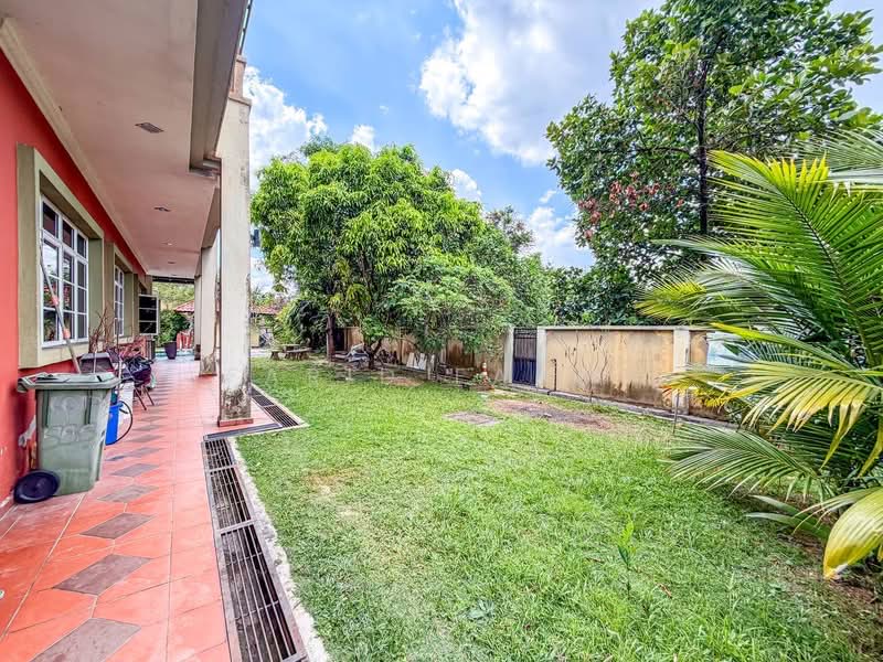 Rumah Banglo untuk Dijual di Country Heights (Kajang) - Farid Fahmi - Exterior - PropertyGuru.com.my