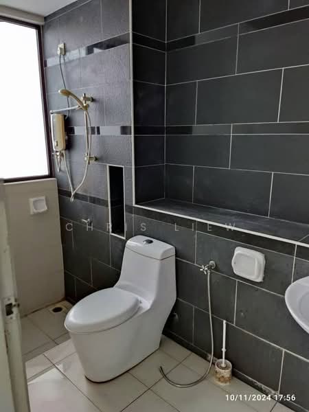 Servis Apartment untuk Disewa di The Sky Executive Suites - Chris Liew - Bathroom - PropertyGuru.com.my