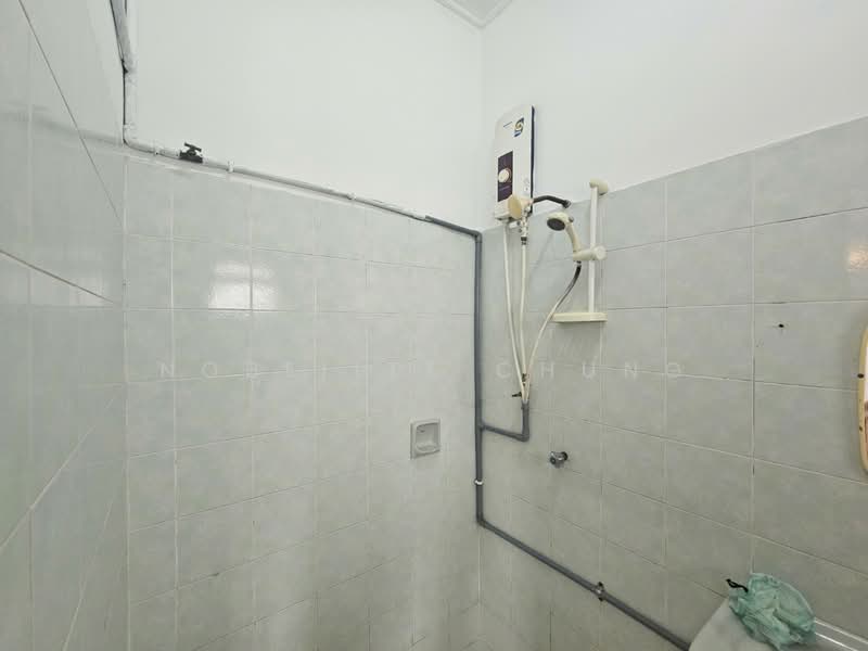 2-storey Terraced House for Rent in Usj 11 (Subang Jaya) - Nobeille Chung - Bathroom - PropertyGuru.com.my