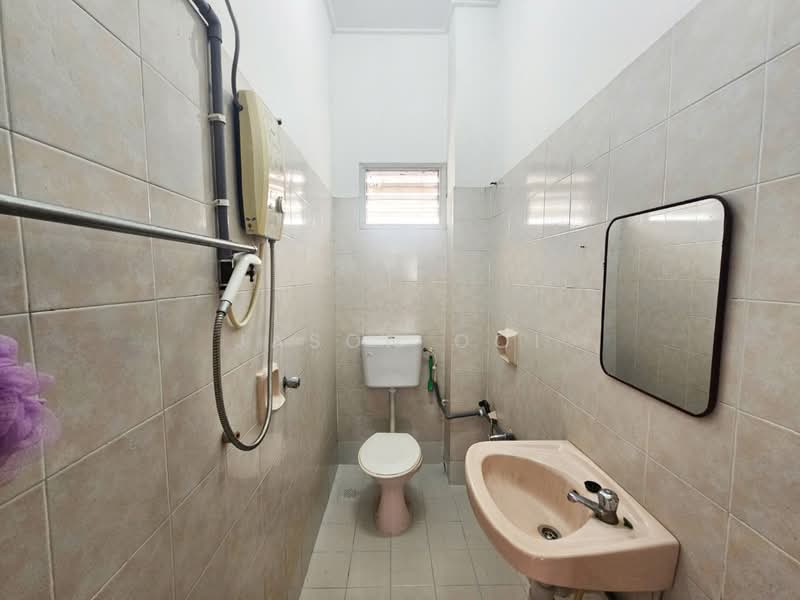 Rumah Teres 2 Tingkat untuk Disewa di Usj 11 (Subang Jaya) - Jason Ooi - Bathroom - PropertyGuru.com.my