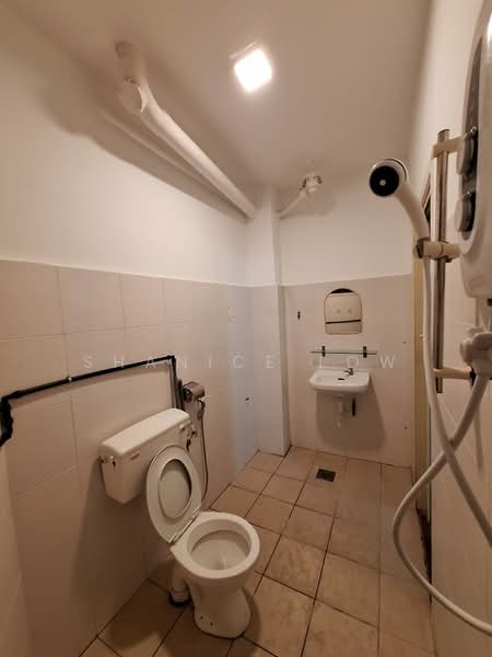 Apartment for Sale at Lily & Rose - Shanice Low - Bathroom - PropertyGuru.com.my