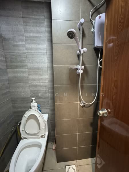 Service Residence for Rent at Symphony Tower (Menara Simfoni) - Gordon Ling - Bathroom - PropertyGuru.com.my