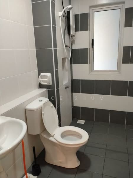 Apartment for Rent at Camellia Residence - Chloe Shum - Bathroom - PropertyGuru.com.my