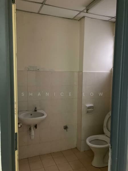 Apartment for Sale at Bayu Puteri - Shanice Low - Bathroom - PropertyGuru.com.my