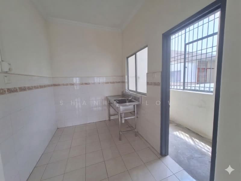 Apartment for Sale at Bayu Puteri - Shanice Low - Kitchen - PropertyGuru.com.my