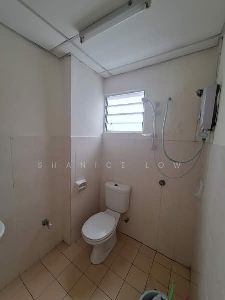Apartment for Sale at Bayu Puteri - Shanice Low - Bathroom - PropertyGuru.com.my