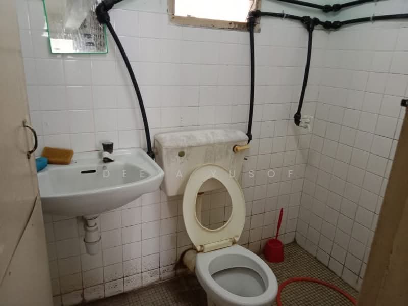Rumah Teres untuk Disewa di Desa Setapak (Wangsa Maju) - Deeya Yusof - Bathroom - PropertyGuru.com.my