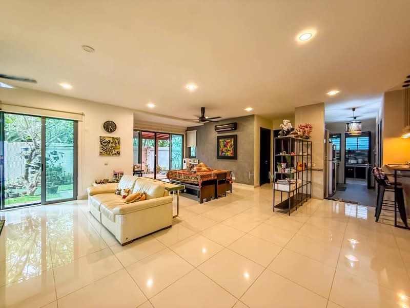 Semi-Detached House for Sale in Puncak Bangi (Bandar Baru Bangi) - Farid Fahmi - Living Room - PropertyGuru.com.my
