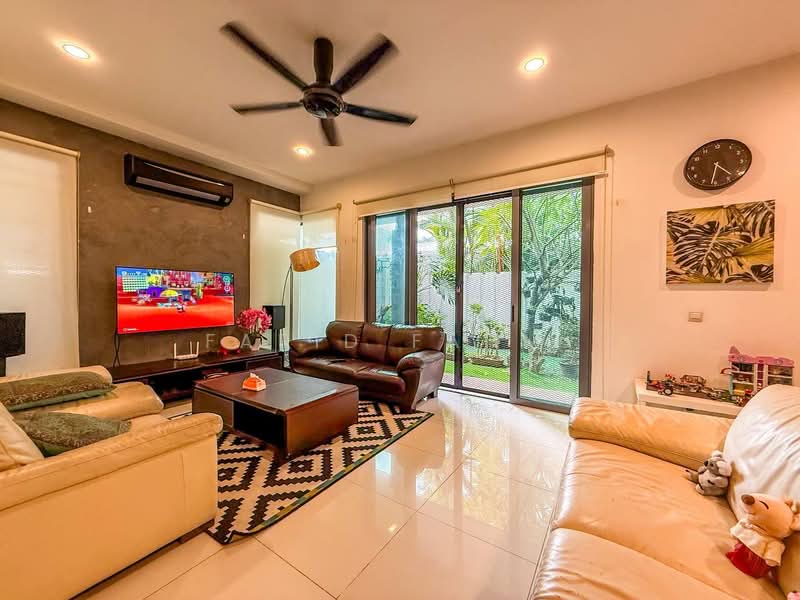 Semi-Detached House for Sale in Puncak Bangi (Bandar Baru Bangi) - Farid Fahmi - Living Room - PropertyGuru.com.my