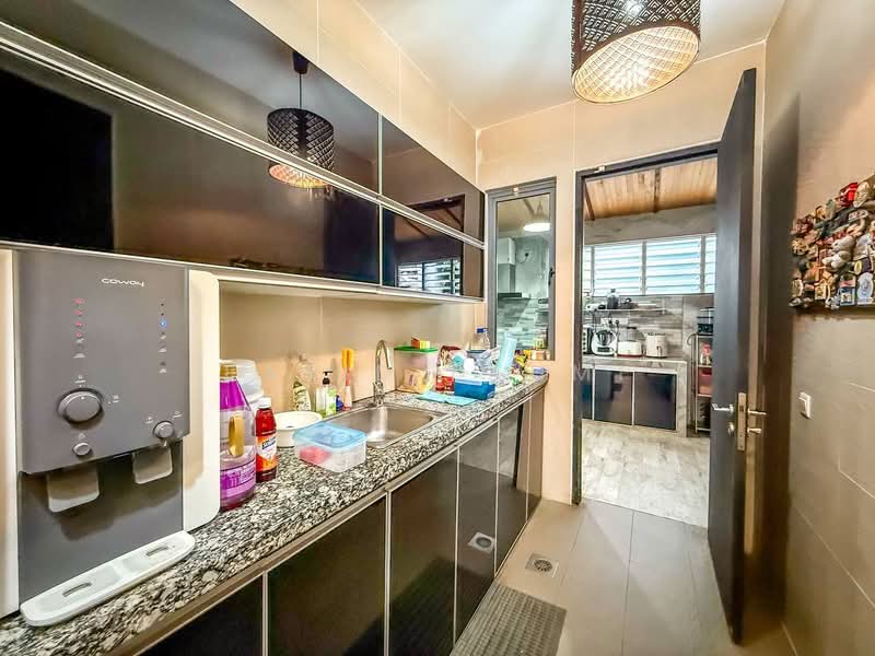 Semi-Detached House for Sale in Puncak Bangi (Bandar Baru Bangi) - Farid Fahmi - Kitchen - PropertyGuru.com.my