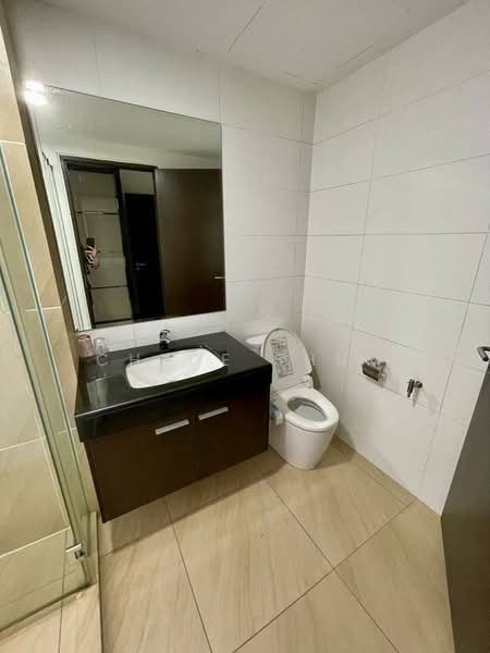 Pangsapuri untuk Disewa di Molek Pine 3 - Chloe Shum - Bathroom - PropertyGuru.com.my