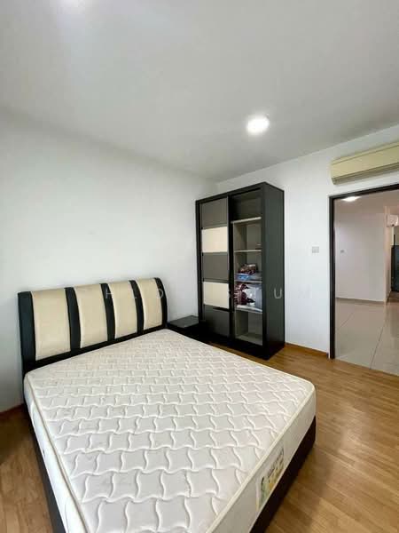 Pangsapuri untuk Disewa di Molek Pine 3 - Chloe Shum - Bedroom - PropertyGuru.com.my