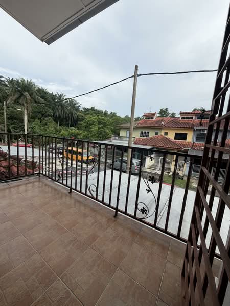 Rumah Teres untuk Dijual di Kajang (Selangor) - Sicky Chow - Balcony - PropertyGuru.com.my