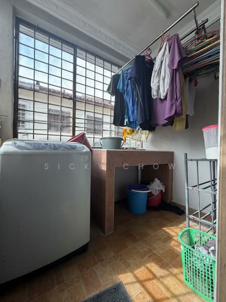 Rumah Teres untuk Dijual di Kajang (Selangor) - Sicky Chow - Balcony - PropertyGuru.com.my