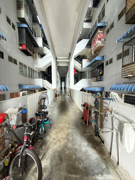 Rumah Flat untuk Dijual di Taman Utama - Darren Lye - Corridor - PropertyGuru.com.my