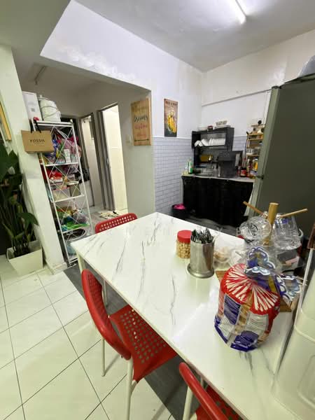 Rumah Flat untuk Dijual di Taman Utama - Darren Lye - Kitchen - PropertyGuru.com.my
