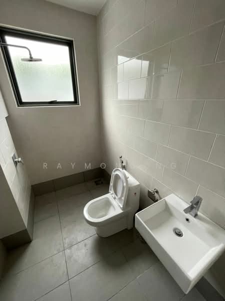 Semi-Detached House for Sale in Seremban (Negeri Sembilan) - Raymond Ng - Bathroom - PropertyGuru.com.my